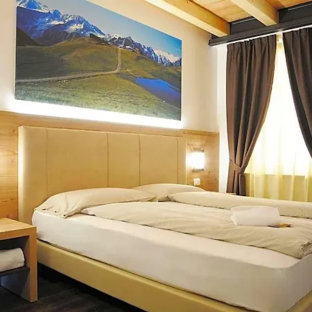 Touring & Hotel