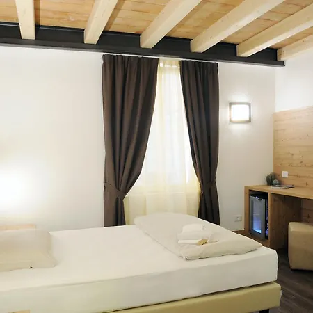 Touring & Hotel Edolo
